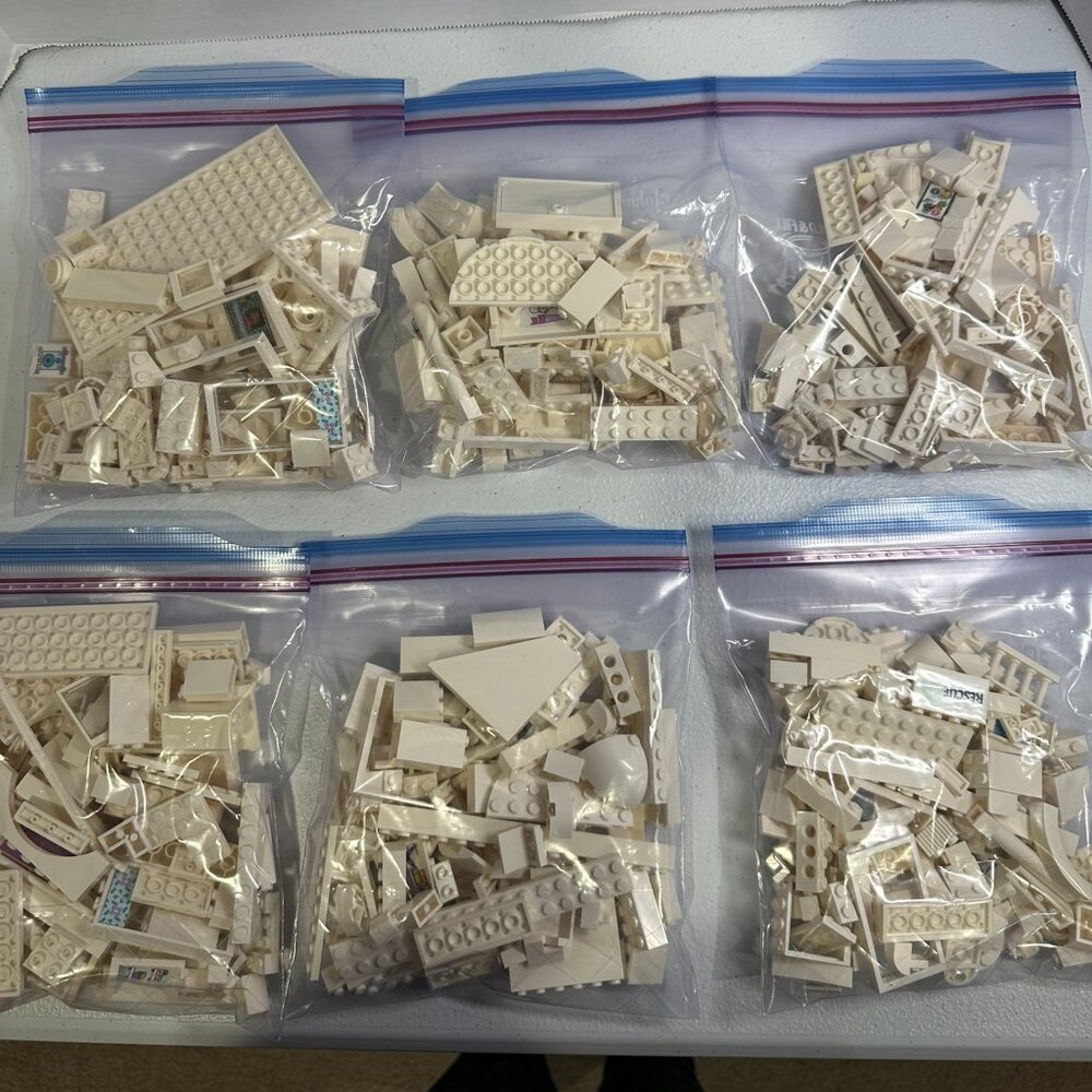 Genuine LEGO Bulk Lot - Bag of 100 White Pcs Various Szes & Shapes-No Mini Figs